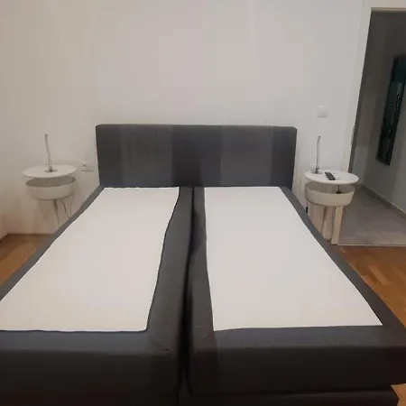 Kaza In Center, With Terrace, Private Parking, Step To The Sea Опатия