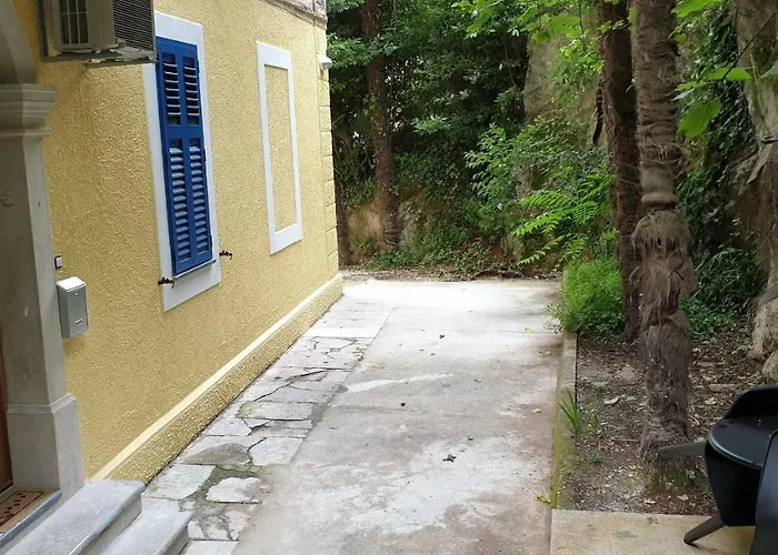 Апартаменты Kaza In Center, With Terrace, Private Parking, Step To The Sea