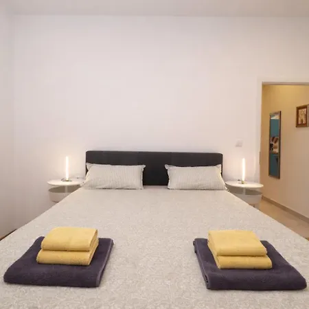 Daire Kaza In Center, With Terrace, Private Parking, Step To The Sea Opatija