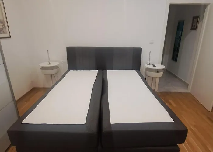 Kaza In Center, With Terrace, Private Parking, Step To The Sea Opatija
