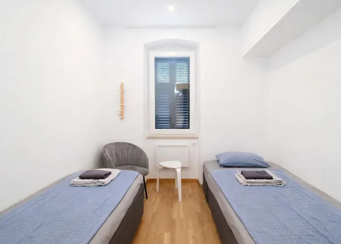 Kaza In Center, With Terrace, Private Parking, Step To The Sea * Opatija